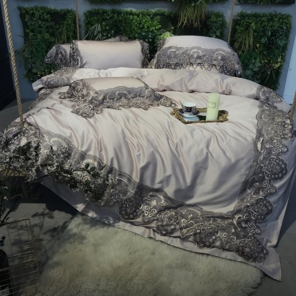 Villa Home Vintage Lace Design Noble Excellence Sophisticated Elegant Full, Queen Size Bedding Sets in Silver and Gray