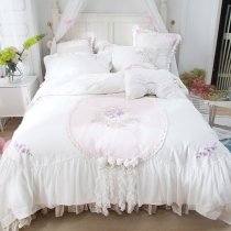 Vintage Romantic White Rosette Pattern Victorian Lace Sophisticated Elegant Attached Dust Ruffle Feminine Full, Queen Size Bedding Sets