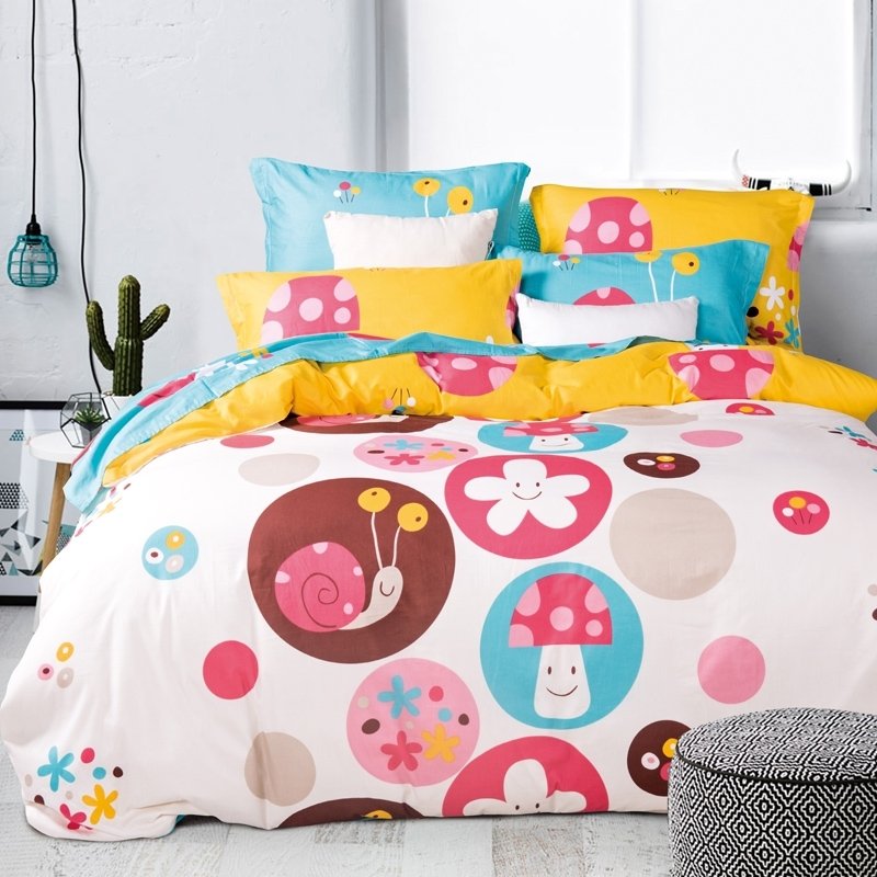 Teen Girl Polka Dot Bedding