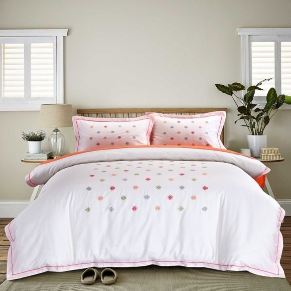 Elegant White Floral Pattern Beautiful Simply Chic Luxury Full, Queen Size Bedding Sets
